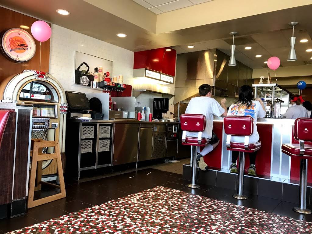Johnny Rockets | restaurant | 5300 S Howell Ave, Milwaukee, WI 53207, USA | 4147475252 OR +1 414-747-5252