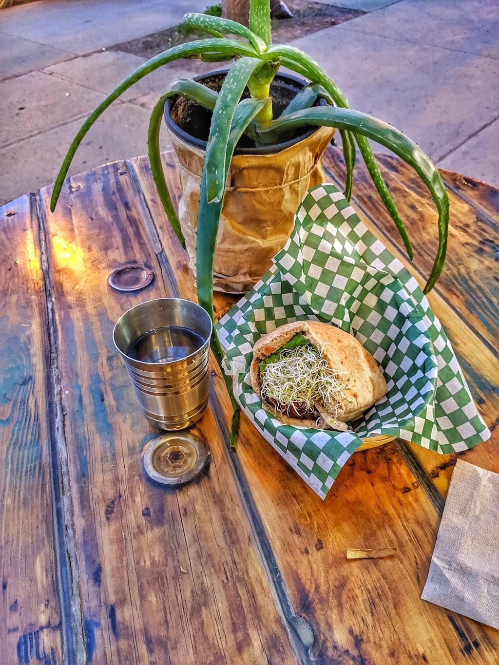 La Panthère Verte | restaurant | 5265 Chemin Queen Mary, Montréal, QC H3W 1Y3, Canada | 4383864449 OR +1 438-386-4449