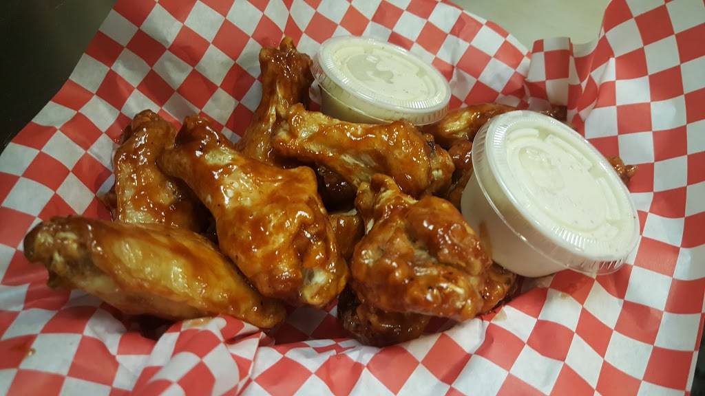 Tailgate Sports Bar & Grill | restaurant | 930 W Broadway Rd, Tempe, AZ 85282, USA | 4808942337 OR +1 480-894-2337