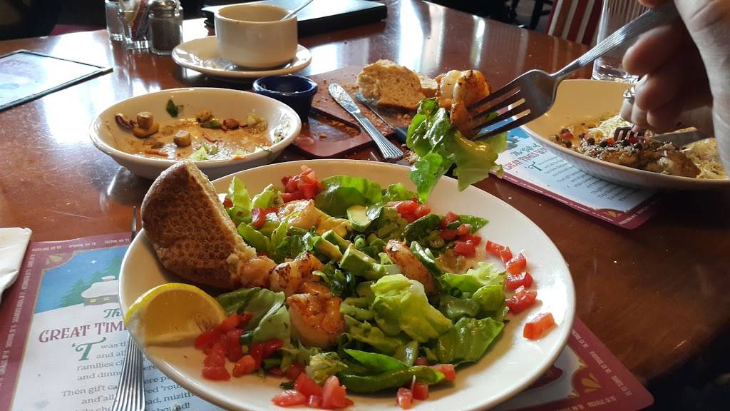 The Old Spaghetti Factory | restaurant | 2107 Broadway, Redwood City, CA 94063, USA | 6502169713 OR +1 650-216-9713