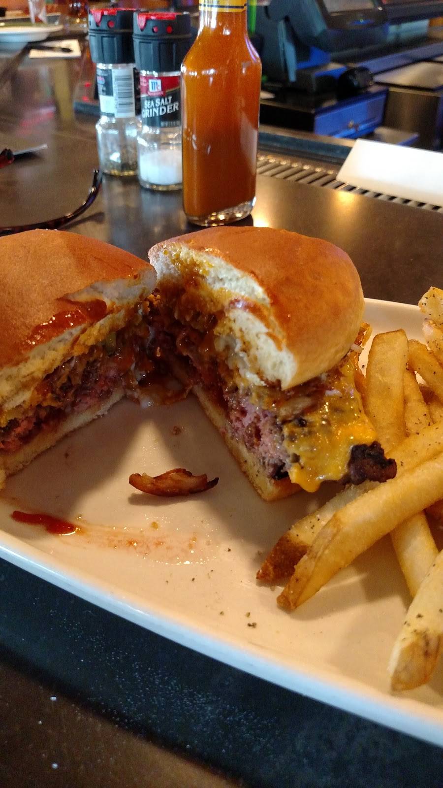 Applebees Grill + Bar | restaurant | 922 S 4th Ave, Brighton, CO 80601, USA | 7206851095 OR +1 720-685-1095