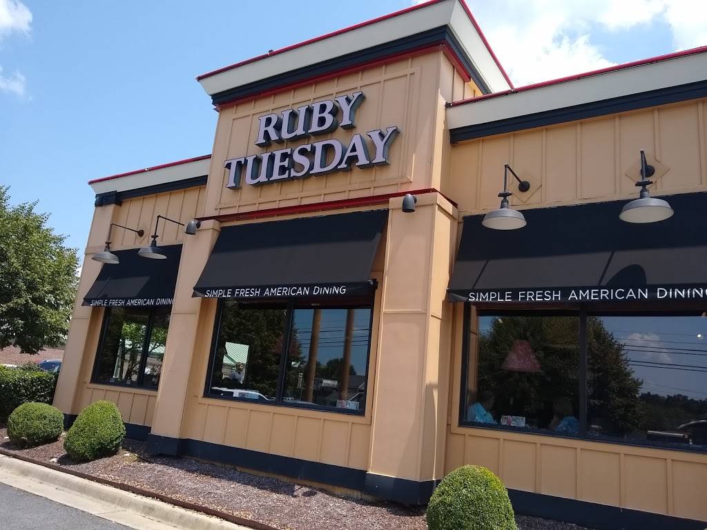 Ruby Tuesday | restaurant | 1936 N Jackson St, Tullahoma, TN 37388, USA | 9314551774 OR +1 931-455-1774