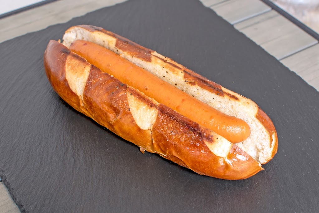 Eugenes Sausage Express | restaurant | 14140 Parke Long Ct A-C, Chantilly, VA 20151, USA | 7035589665 OR +1 703-558-9665