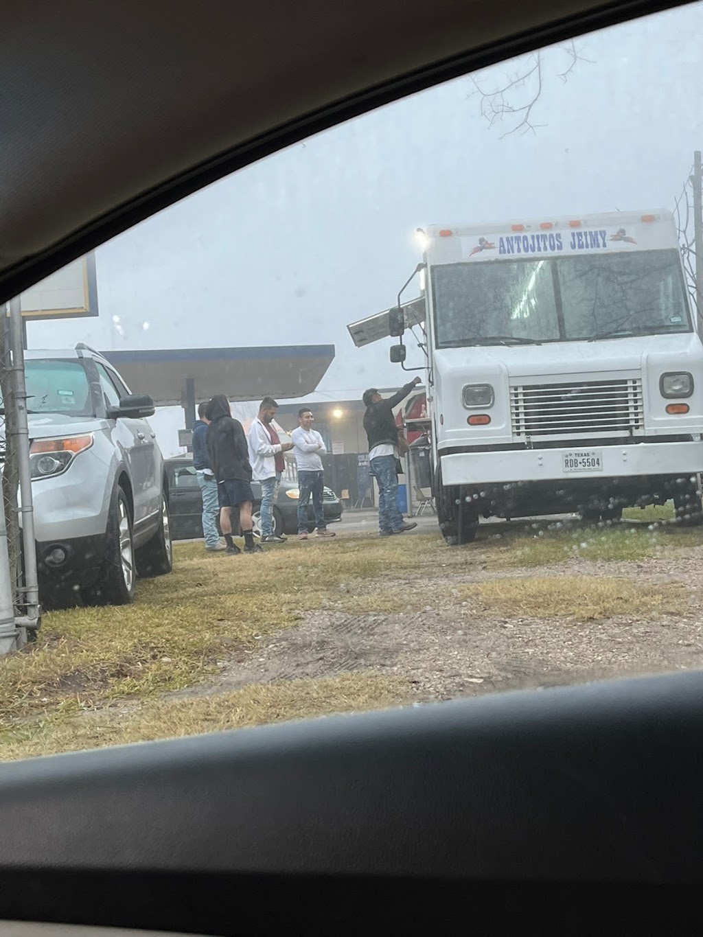 Antojitos Jeimy (Food Truck) | restaurant | 615 North Loop, Houston, TX 77022, USA | 8325772442 OR +1 832-577-2442