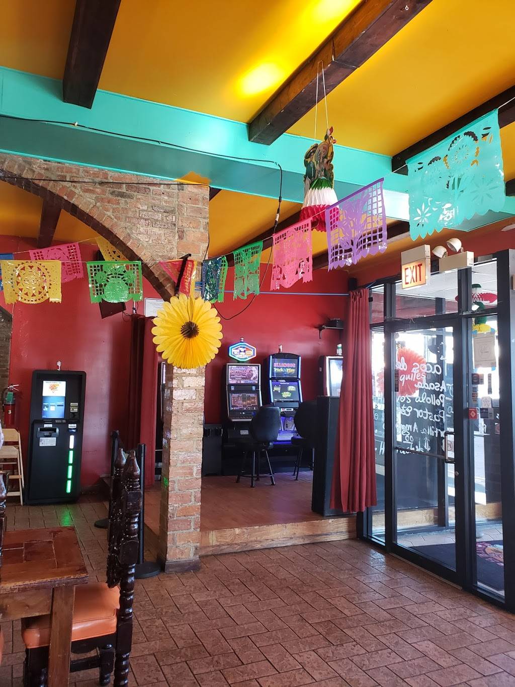 Langostinos Bar & Grill | restaurant | 3036 S Laramie Ave, Cicero, IL 60804, USA | 7087807180 OR +1 708-780-7180