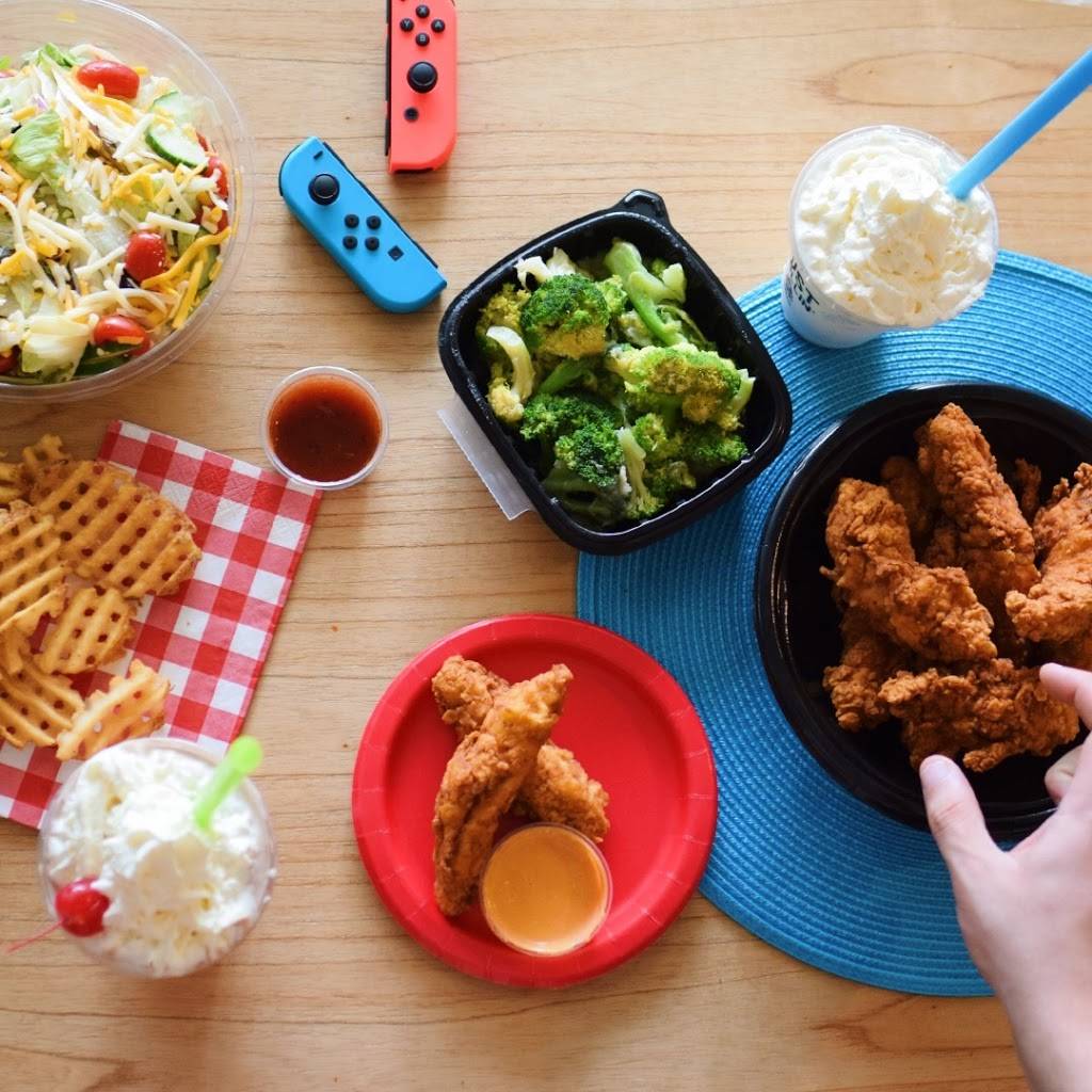 PDQ Restaurant | restaurant | 5112 E Fowler Ave, Tampa, FL 33617, USA | 8135761952 OR +1 813-576-1952