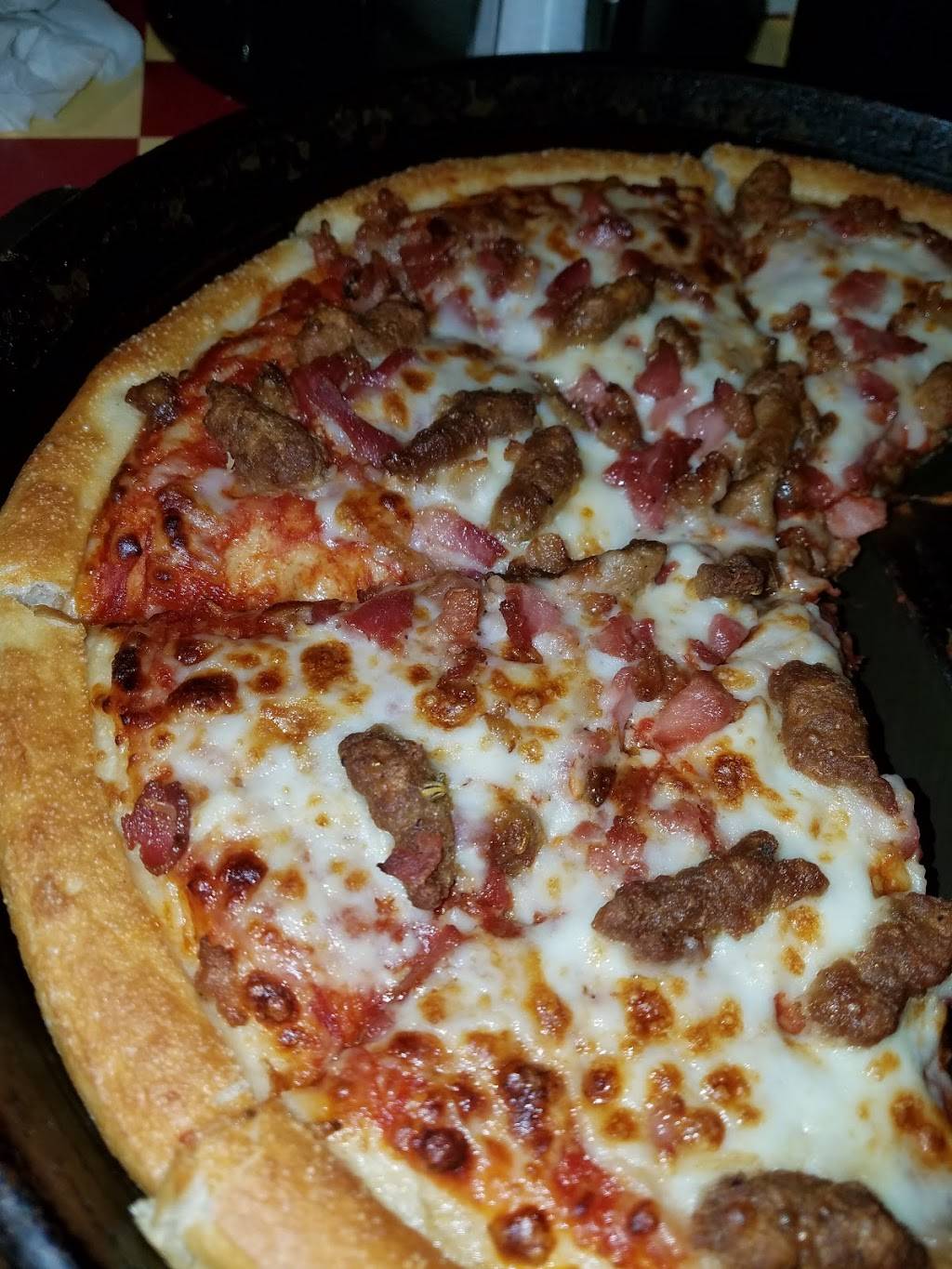 Pizza Hut | restaurant | 2429 Sycamore Dr, Morris, IL 60450, USA | 8159429111 OR +1 815-942-9111