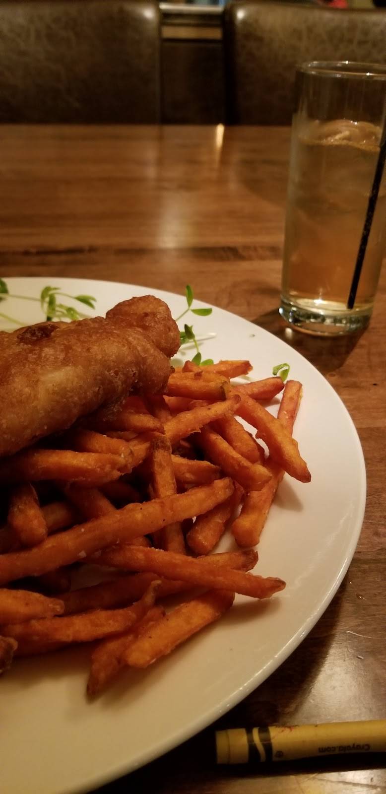 Gustav Chophouse and Bar | restaurant | 10 Vacation Inn Dr, Collingwood, ON L9Y 5G4, Canada | 7054434461 OR +1 705-443-4461