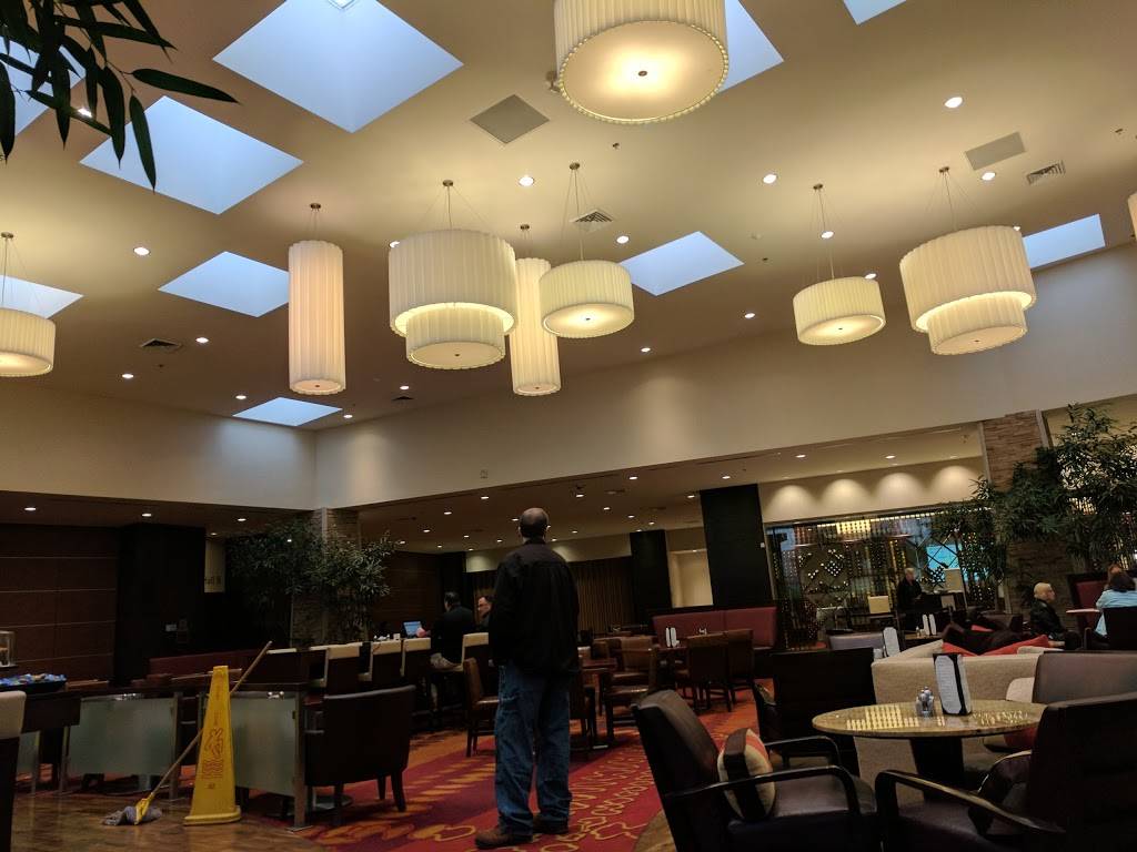 Skylight Bistro & Wine Bar | restaurant | 7202 E 21st St, Indianapolis, IN 46219, USA | 3173521231 OR +1 317-352-1231