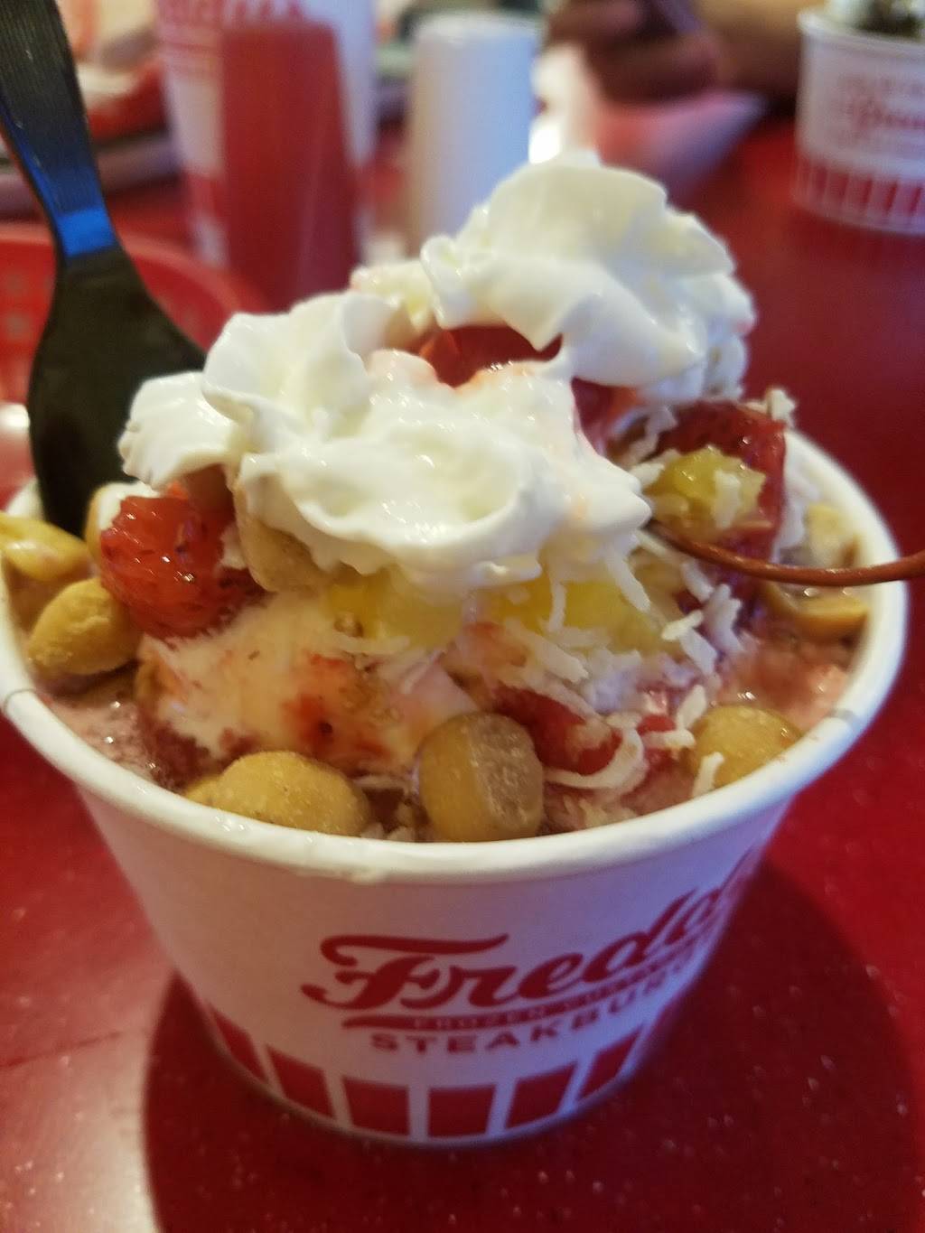 Freddys Frozen Custard & Steakburgers | restaurant | 2660 W Belleview Ave, Littleton, CO 80123, USA | 3037302999 OR +1 303-730-2999