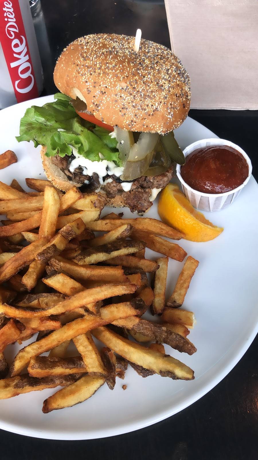 Chez Victor | restaurant | 2600 Avenue du Bourg-Royal, Québec, QC G1C 5S7, Canada | 4186612510 OR +1 418-661-2510