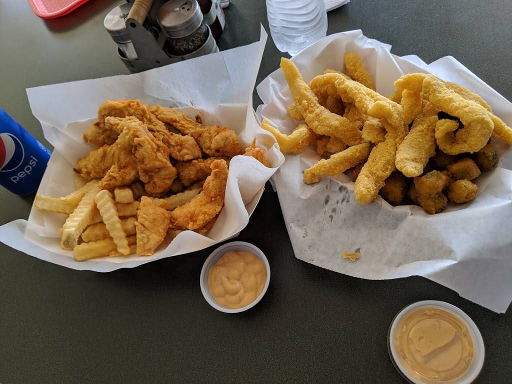 Da Chicken Shak & More | restaurant | 2428 W 13th St N, Wichita, KS 67203, USA | 3165539631 OR +1 316-553-9631