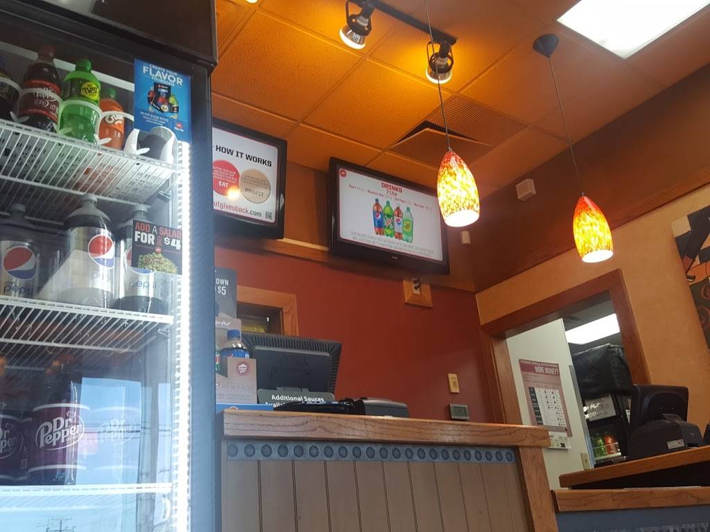 Pizza Hut | meal takeaway | 7900 N May Ave, Oklahoma City, OK 73120, USA | 4058435155 OR +1 405-843-5155