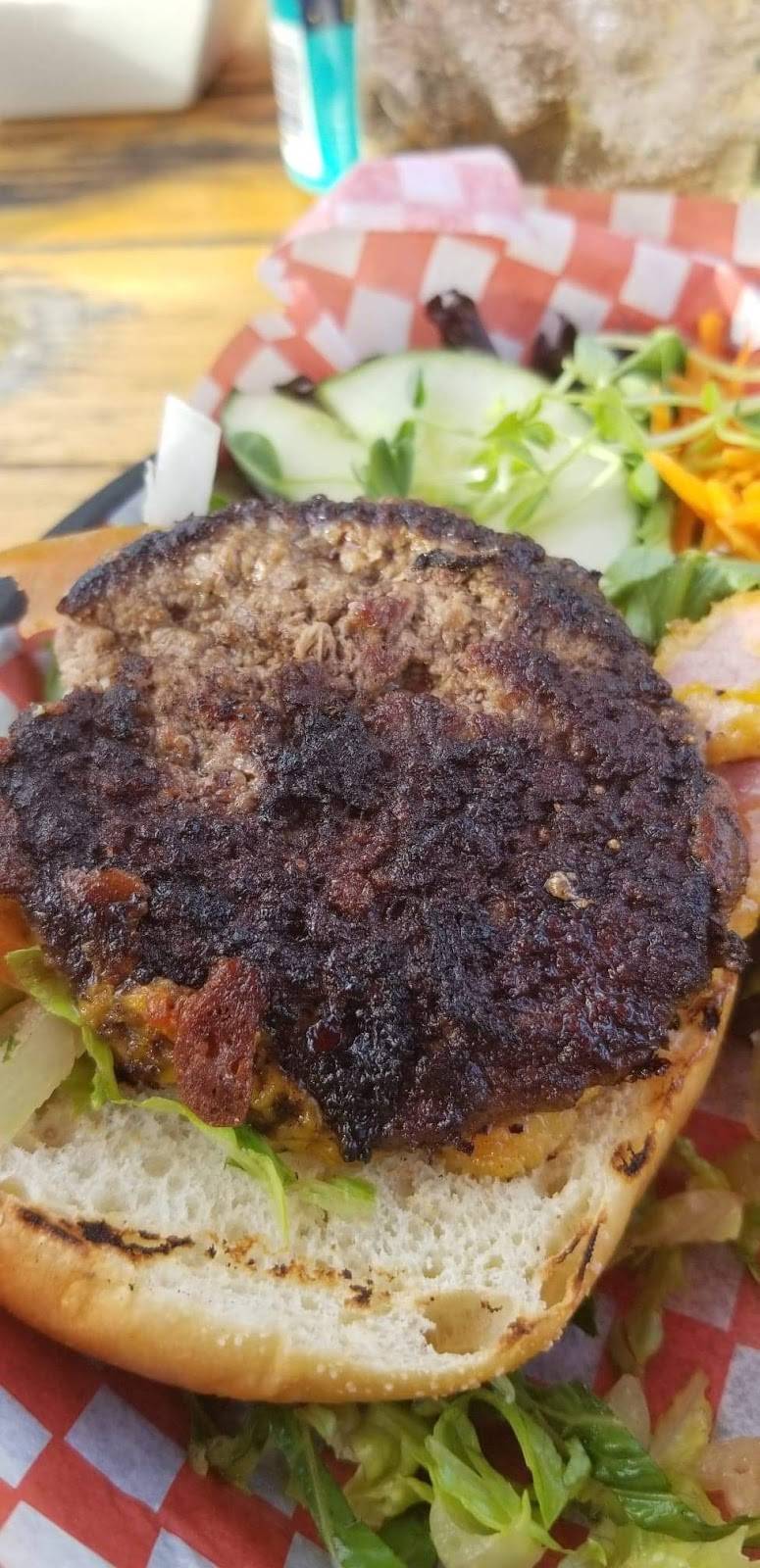 Mainstreet Landing | restaurant | 1939 Lakehurst Rd, Buckhorn, ON K0L 1J0, Canada | 7056579094 OR +1 705-657-9094