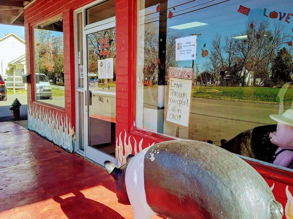 TNT BBQ | restaurant | 436 Elm St, McKenzie, TN 38201, USA | 7313930299 OR +1 731-393-0299
