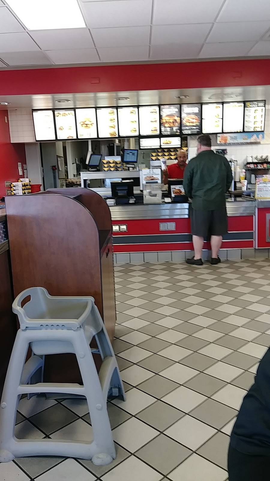 Carls Jr. | restaurant | 125 Gateway Dr, Dixon, CA 95620, USA | 7076781372 OR +1 707-678-1372