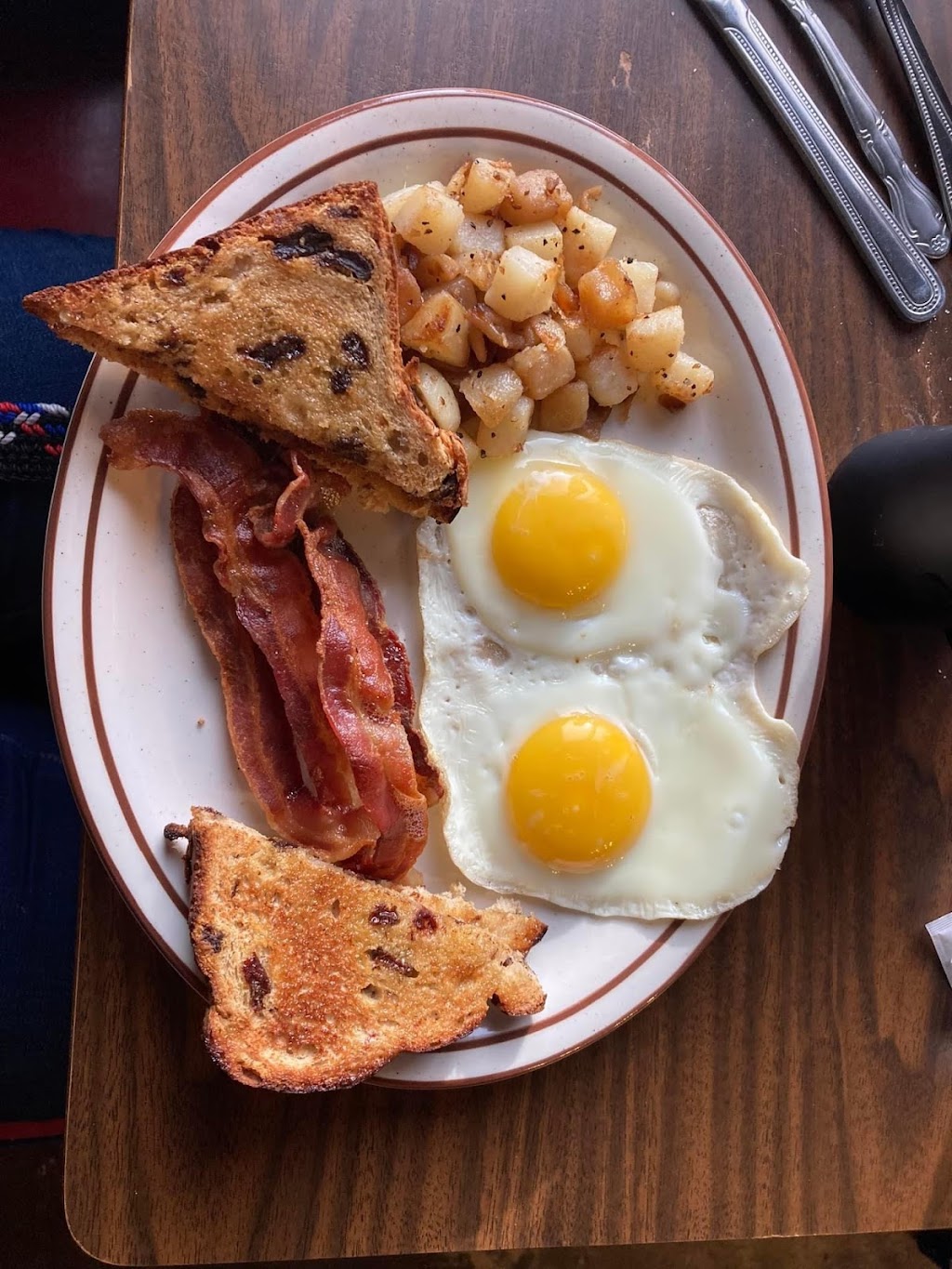 Carthers Roadhouse | restaurant | 505 Spruce St, Del Norte, CO 81132, USA | 7196571909 OR +1 719-657-1909