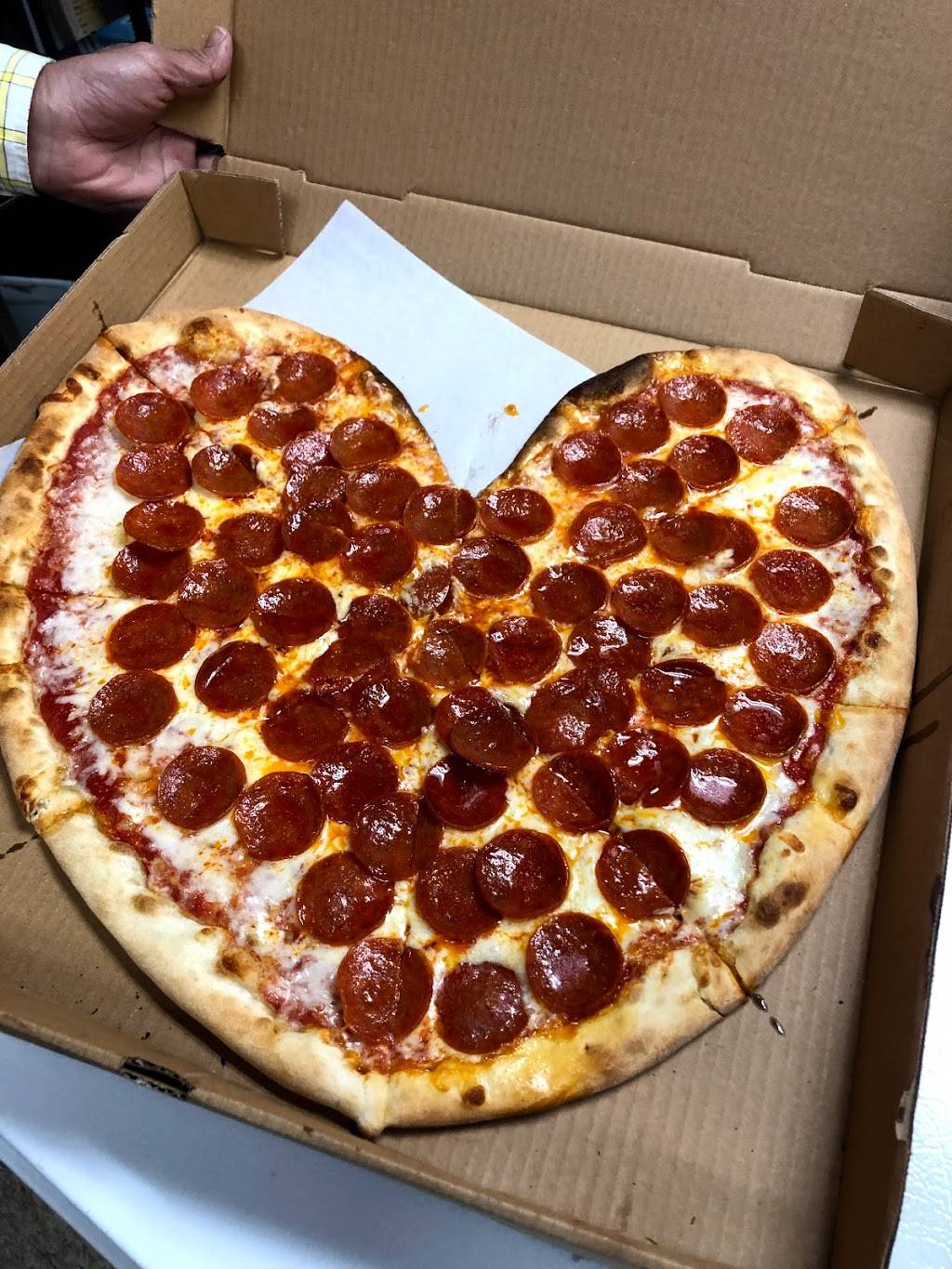 Casa Bianca Pizza Ansonia | restaurant | 669 Main St, Ansonia, CT 06401, USA | 2035165784 OR +1 203-516-5784