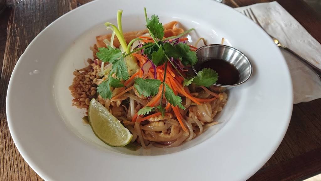 Summer Buffalo (Melrose) | restaurant | 7275 Melrose Ave, Los Angeles, CA 90046, USA | 3239388808 OR +1 323-938-8808