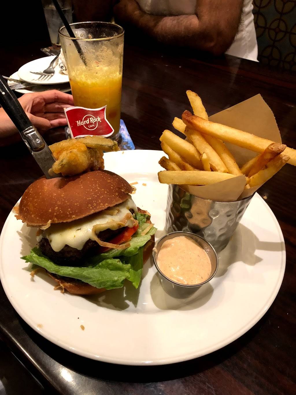 Hard Rock Cafe | restaurant | 502 Texas Ave, Houston, TX 77002, USA | 7132271392 OR +1 713-227-1392