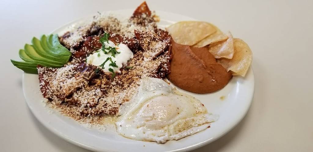 Plaza Tapatia Mexican Grill | restaurant | 9820 Potranco Rd, San Antonio, TX 78251, USA | 2104629792 OR +1 210-462-9792