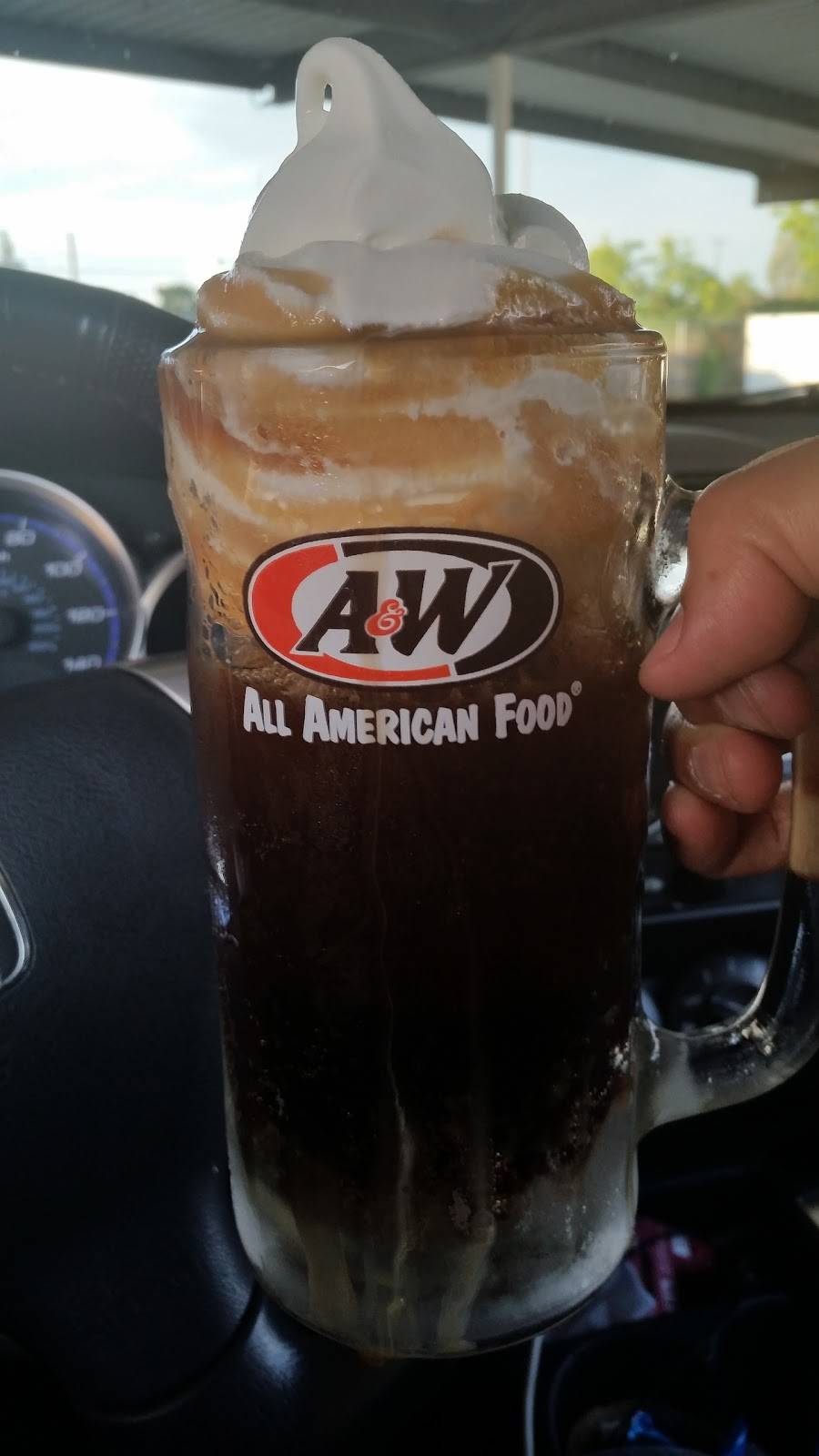 A & W All American Food | restaurant | 1113 N 10th Ave, Hanford, CA 93230, USA | 5595847579 OR +1 559-584-7579