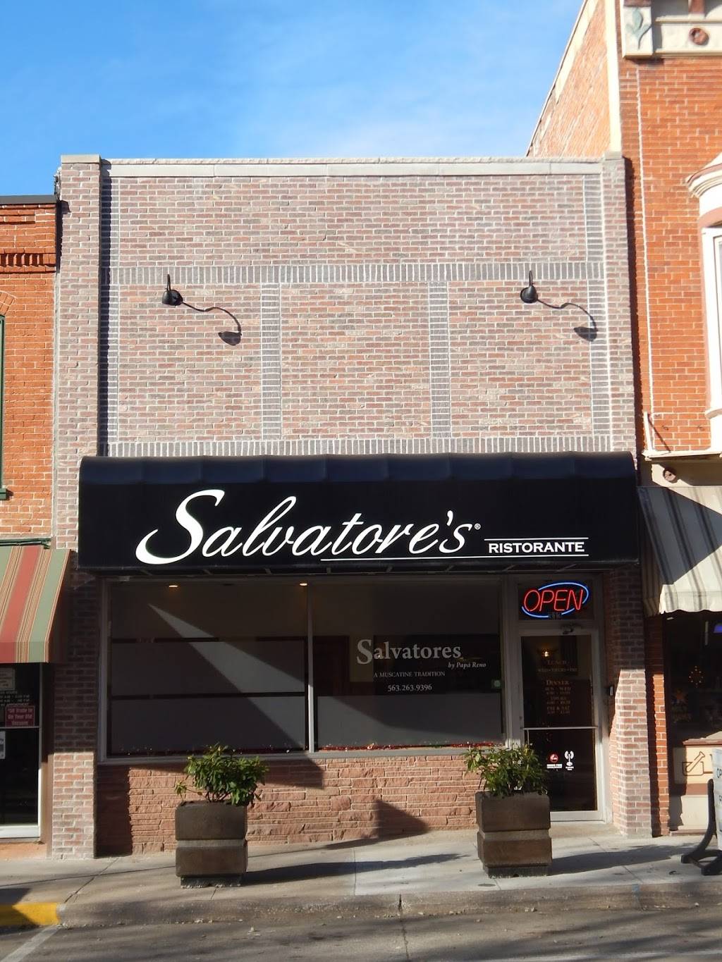 Salvatores by Papà Reno Italian Ristorante | cafe | 313 E 2nd St, Muscatine, IA 52761, USA | 5632639396 OR +1 563-263-9396