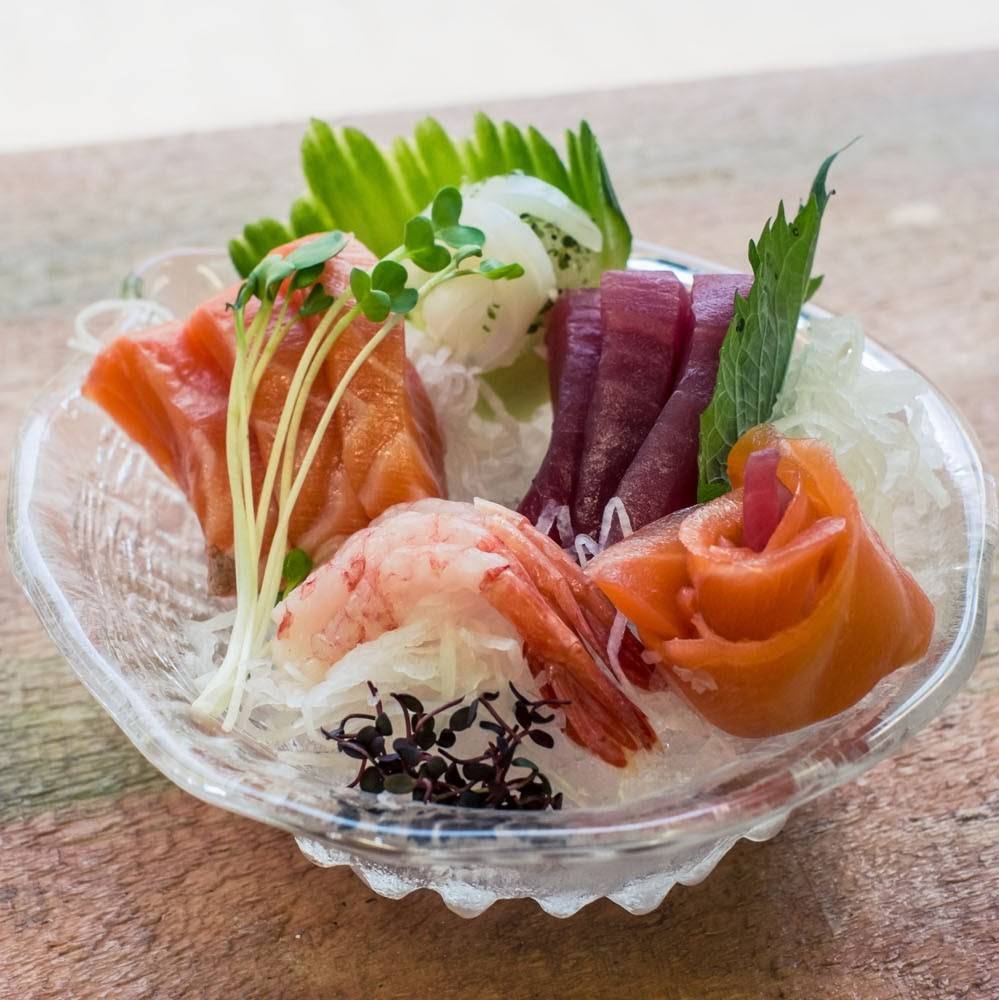 J-Town By The Sea | restaurant | 3160 Steeles Ave E, Markham, ON L3R 4G9, Canada | 9053058300 OR +1 905-305-8300