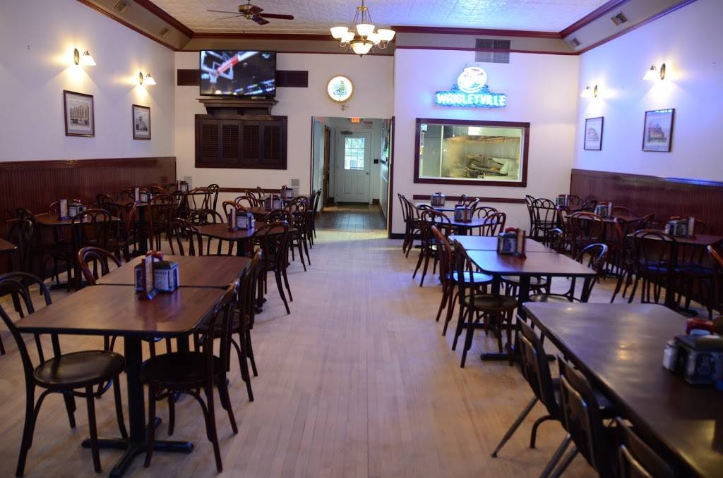 Rips Tavern | restaurant | 311 N Main Ave, Ladd, IL 61329, USA | 8158943051 OR +1 815-894-3051