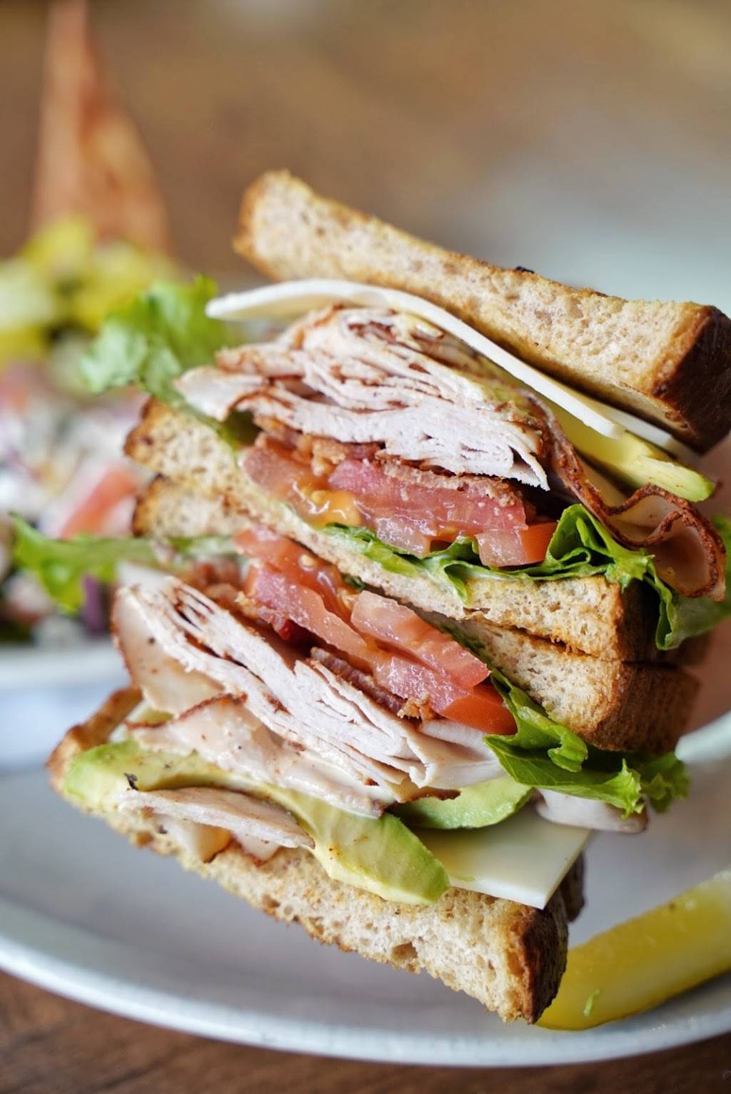 The Toasted Yolk Cafe | restaurant | 2129 W Davis St, Conroe, TX 77304, USA | 9368283944 OR +1 936-828-3944