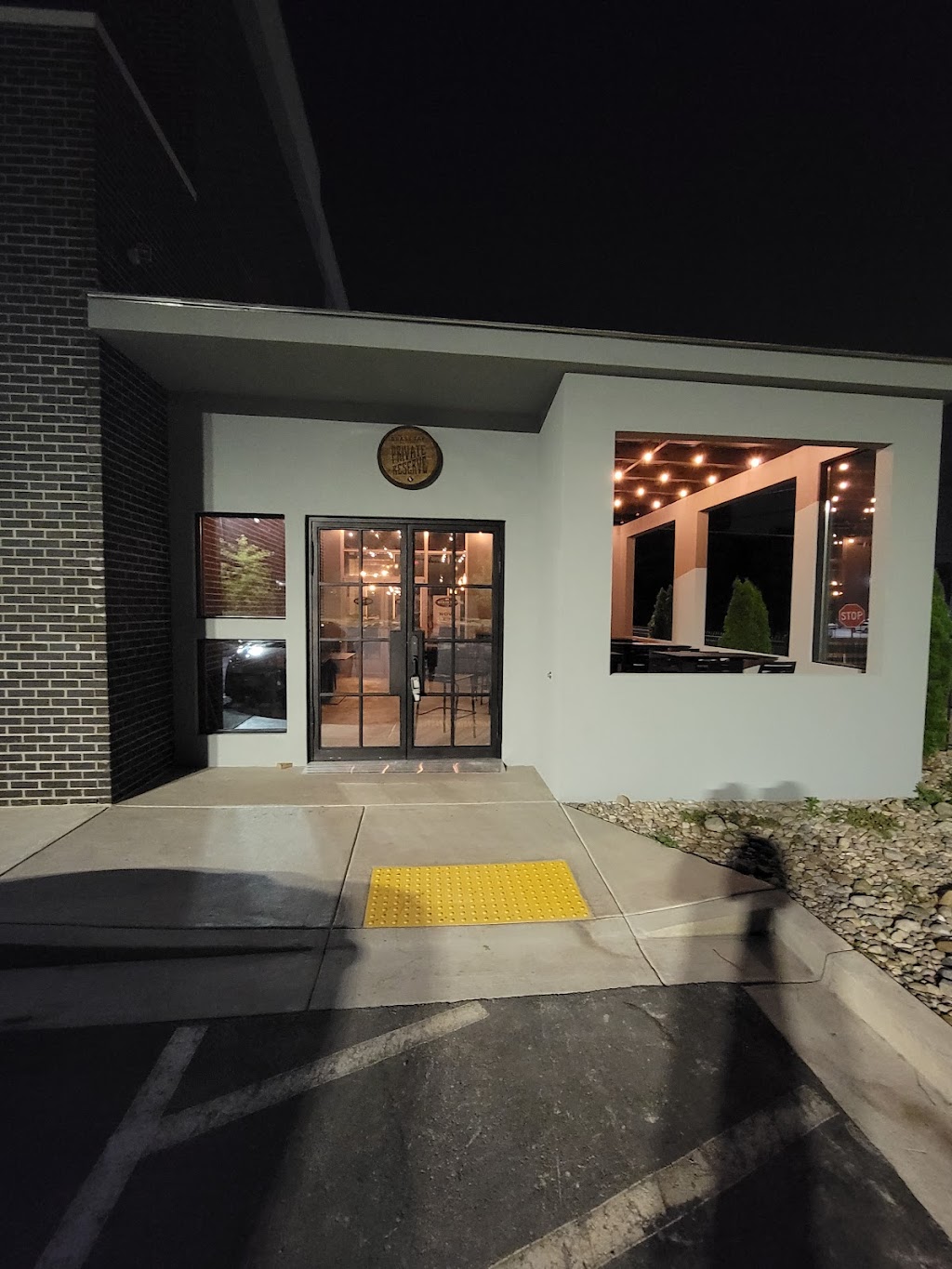 Brass Tap Hapeville | restaurant | 925 Virginia Ave, Hapeville, GA 30354, USA | 4045001990 OR +1 404-500-1990