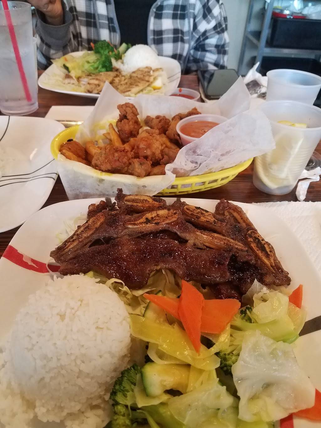 Dot Island Grill | restaurant | 516 2nd St, Davis, CA 95616, USA | 5307538883 OR +1 530-753-8883