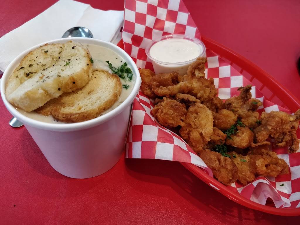 Bobs Chowder Bar & BBQ Salmon | restaurant | 3320 Commercial Ave, Anacortes, WA 98221, USA | 3602998000 OR +1 360-299-8000