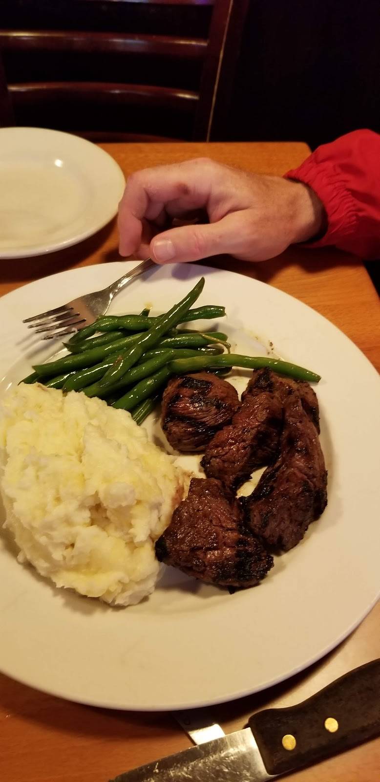 Four Square Restaurant & Bar | restaurant | 16 Commercial St, Braintree, MA 02184, USA | 7818484448 OR +1 781-848-4448