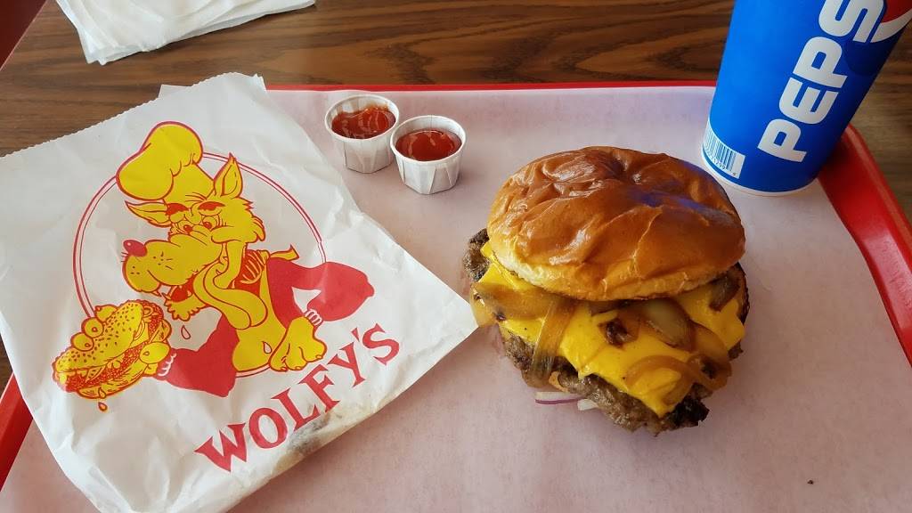 Wolfys | restaurant | 2734 W Peterson Ave, Chicago, IL 60659, USA | 7737430207 OR +1 773-743-0207
