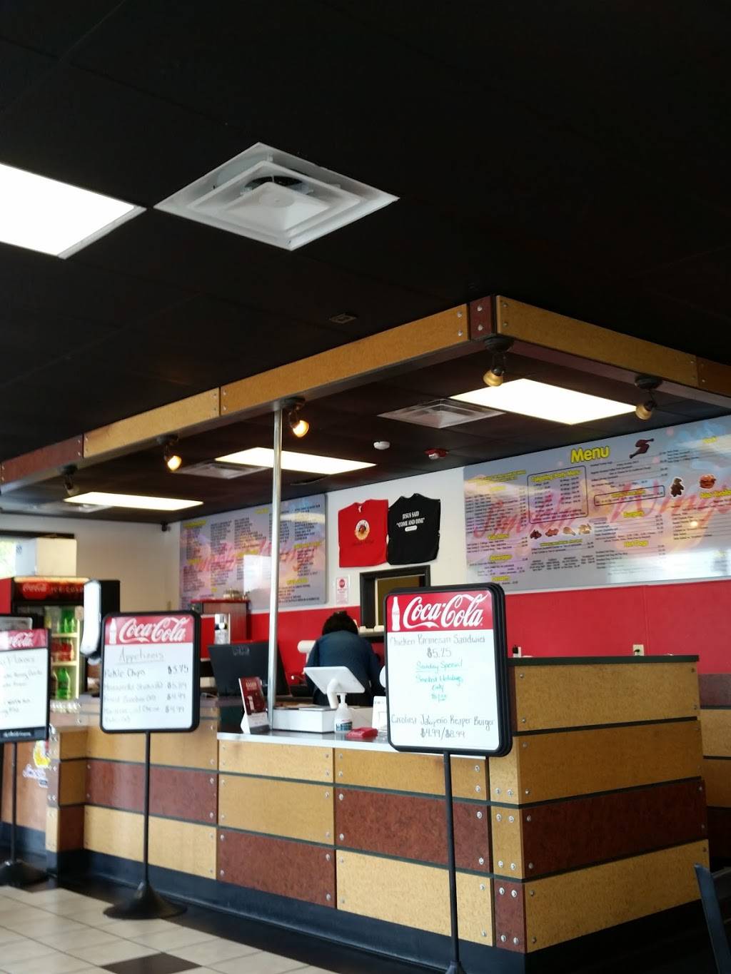 Smokin Wings | restaurant | 98 Southport Rd, Spartanburg, SC 29306, USA | 8645865454 OR +1 864-586-5454