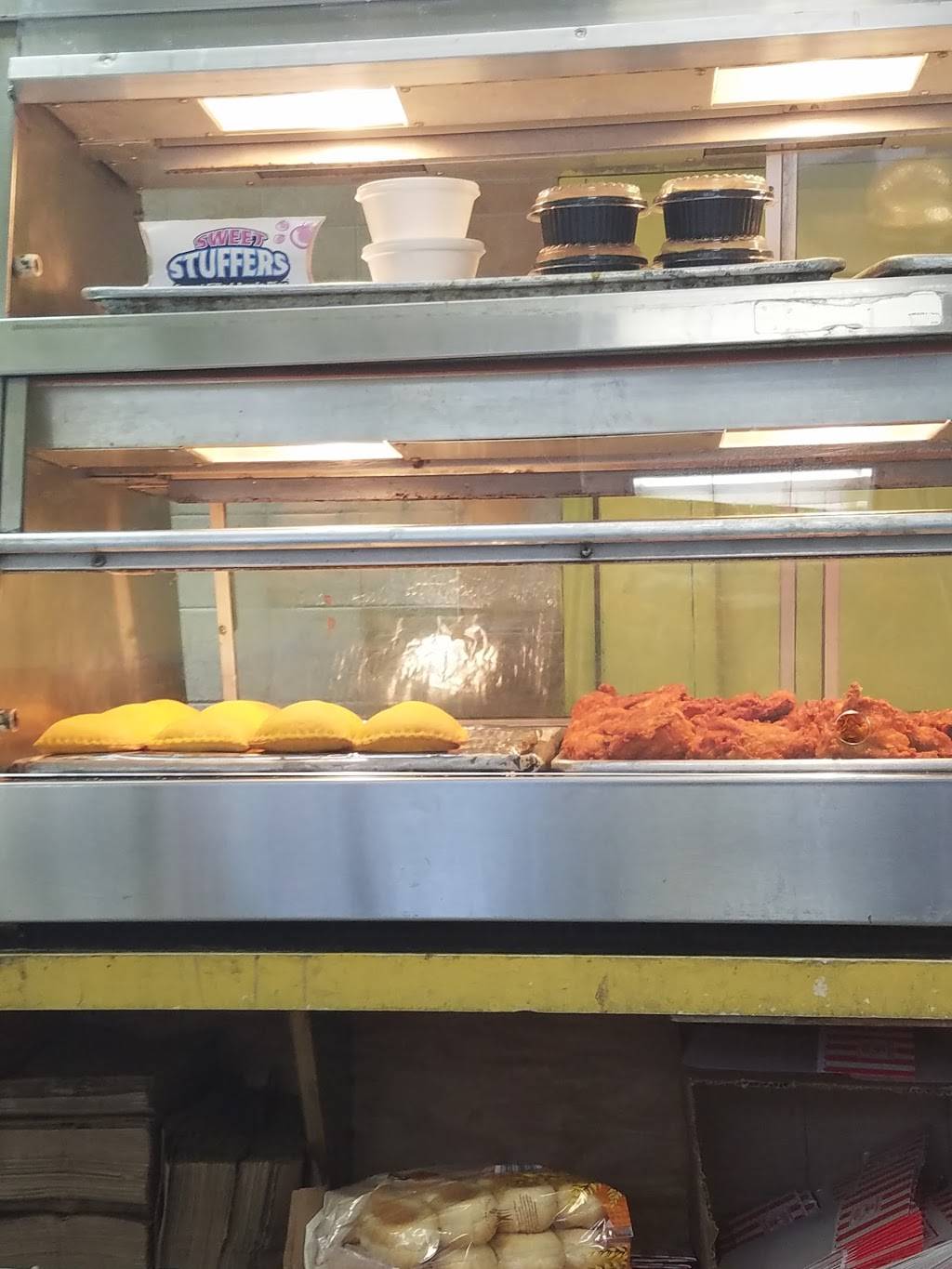 Crowns Fried Chicken & Pizza | meal takeaway | 476 Park Ave, East Orange, NJ 07017, USA | 9736772222 OR +1 973-677-2222