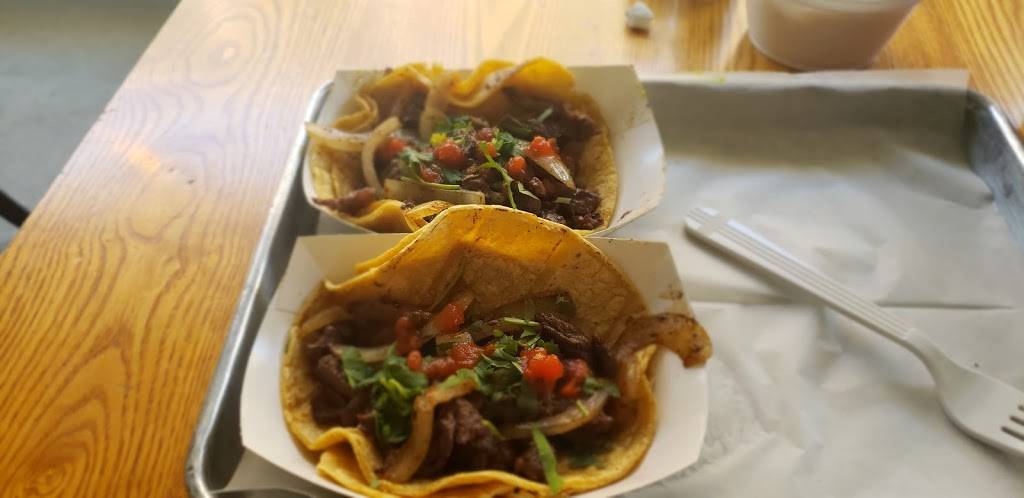 Carbon | restaurant | 810 N Marshfield Ave, Chicago, IL 60622, USA | 3122253200 OR +1 312-225-3200