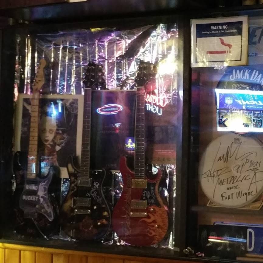 Martins Tavern | restaurant | 115 N Randolph St, Garrett, IN 46738, USA | 2603574290 OR +1 260-357-4290