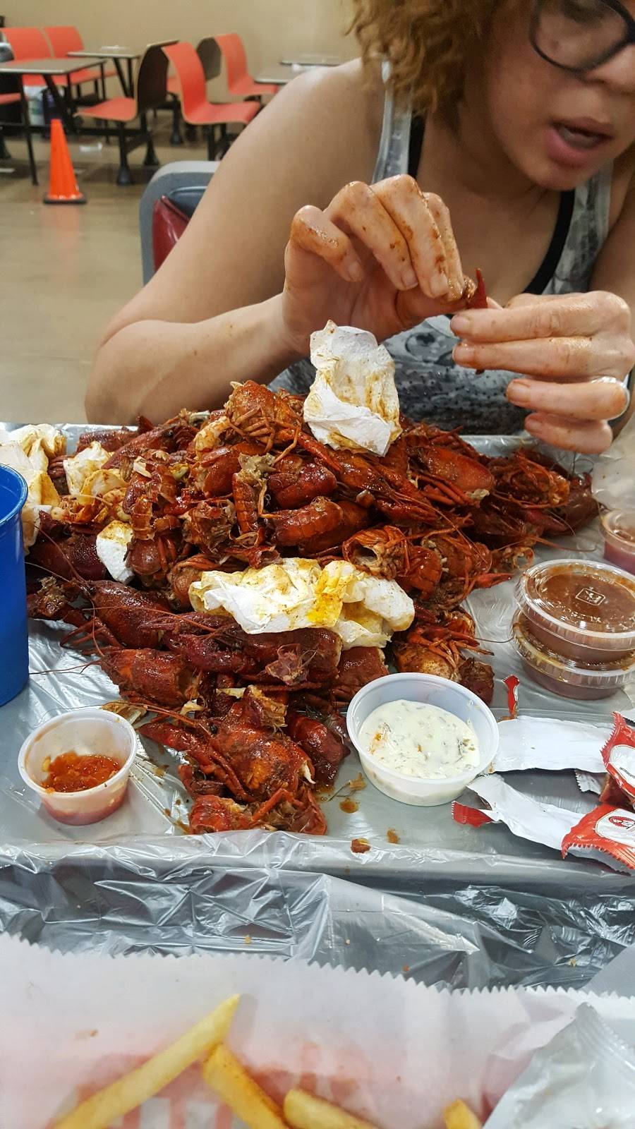 Bon Crawfish Hut | restaurant | 2615 W Pioneer Pkwy #122, Grand Prairie, TX 75051, USA | 2147882901 OR +1 214-788-2901