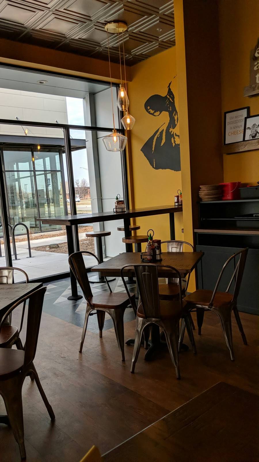 MACS (Macaroni And Cheese Shop) Oak Creek | restaurant | 120 W Town Square Way STE 500, Oak Creek, WI 53154, USA | 4142157733 OR +1 414-215-7733