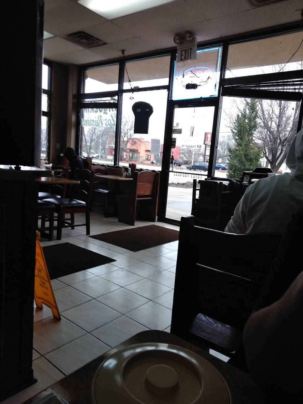 Taqueria Los Paisanos | restaurant | 573 Collins St, Joliet, IL 60432, USA | 8157220521 OR +1 815-722-0521