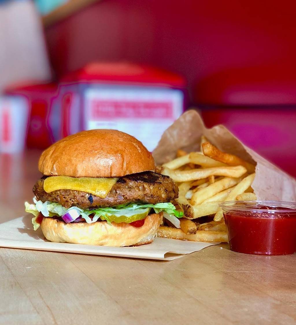 Little Big Burger - Lake Oswego | restaurant | 3 Monroe Pkwy Suite T, Lake Oswego, OR 97035, USA | 5037440792 OR +1 503-744-0792