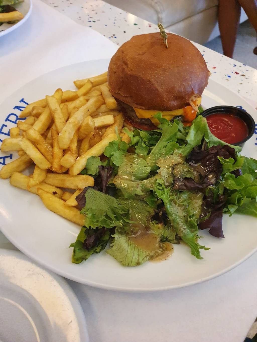 The Tavern | restaurant | 6084 Collins Ave, Miami Beach, FL 33140, USA | 3057638125 OR +1 305-763-8125