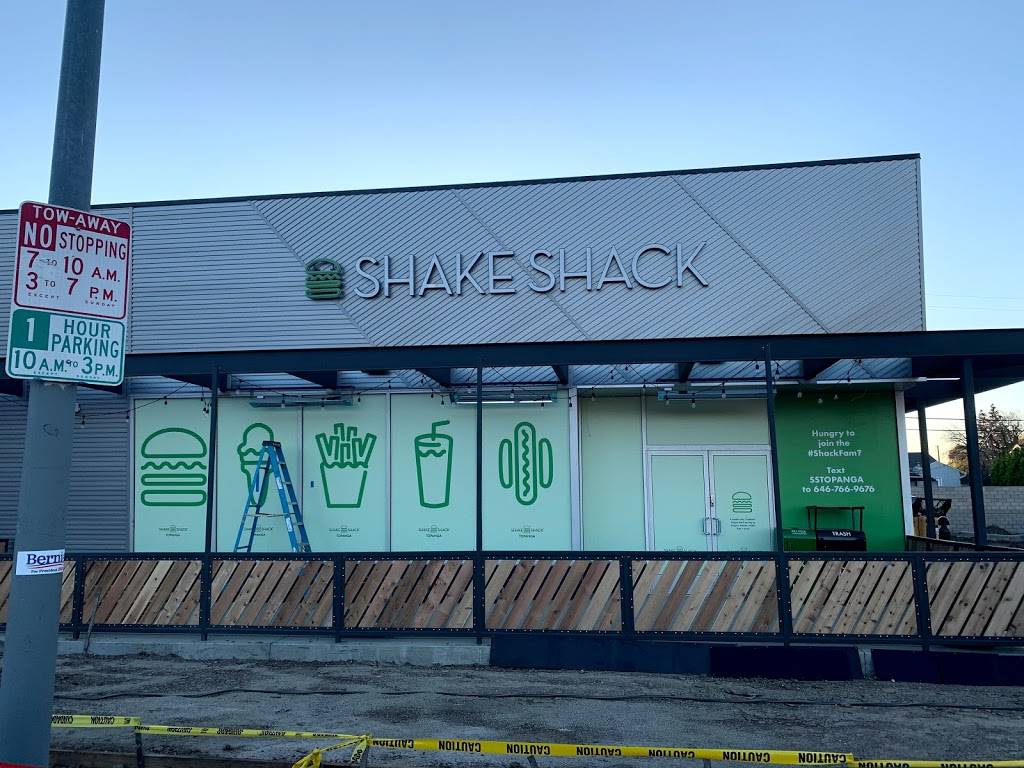 Shake Shack | restaurant | 6443 CA-27, Woodland Hills, CA 91303, USA | 7477775816 OR +1 747-777-5816