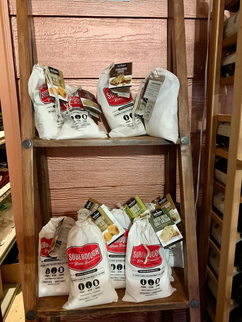 Bottles and Bites | restaurant | 2641 Lake Retreat Rd, Huddleston, VA 24104, USA | 5403281976 OR +1 540-328-1976