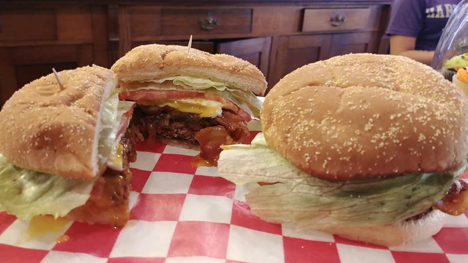 Chief Restaurant & Lounge | restaurant | 107 E Main St, Hartington, NE 68739, USA | 4022549107 OR +1 402-254-9107