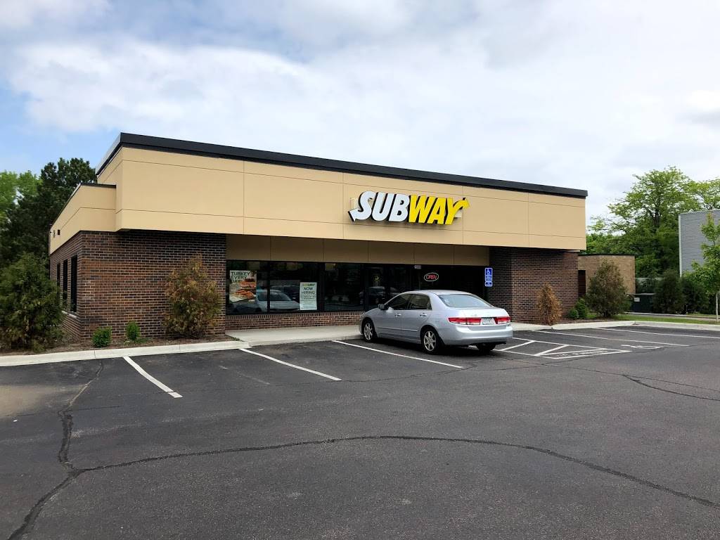 Subway | restaurant | 2900 Cliff Rd E, Burnsville, MN 55337, USA | 9528959308 OR +1 952-895-9308