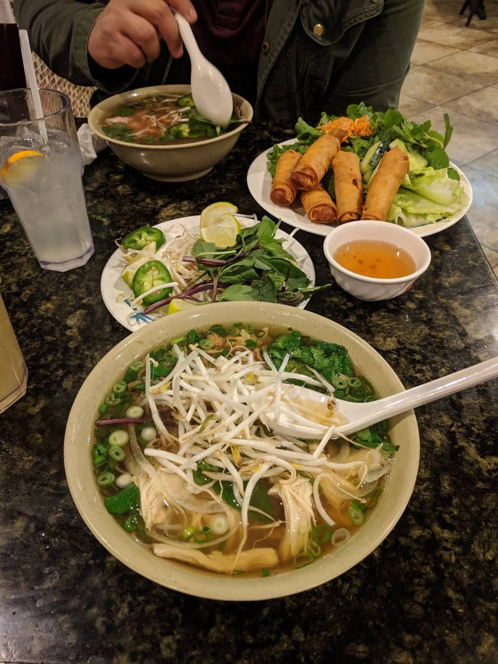 New Pho 999 | restaurant | 12905 Sherman Way, North Hollywood, CA 91605, USA | 8189829370 OR +1 818-982-9370