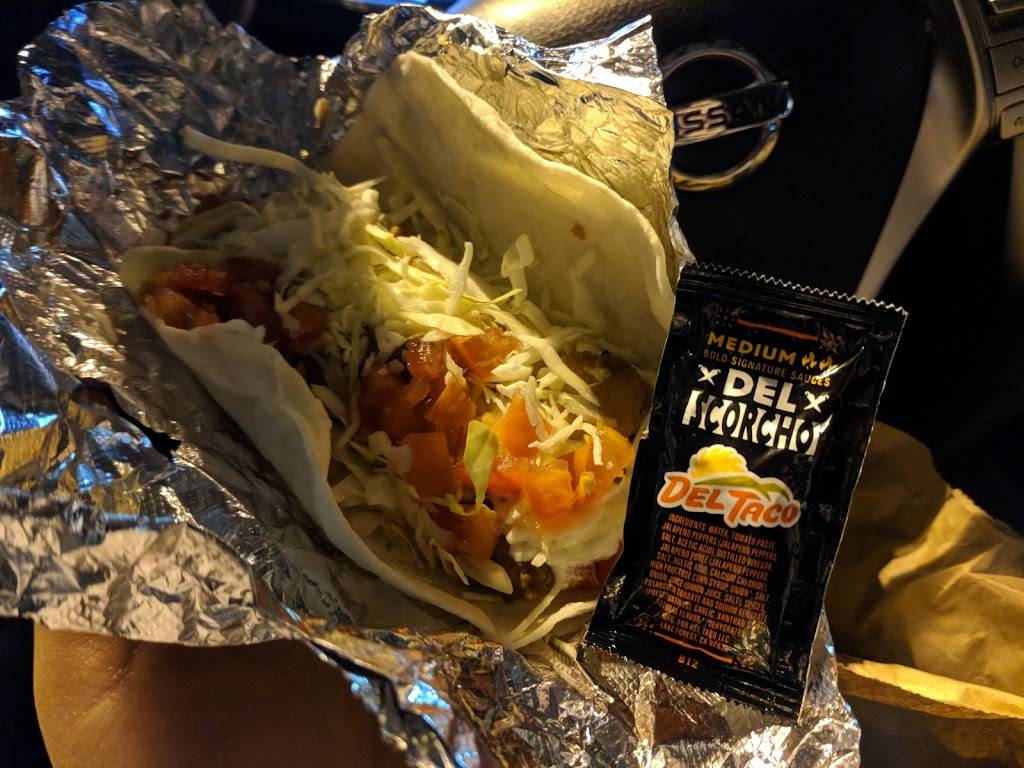 Del Taco | meal takeaway | 21920 Lassen St, Chatsworth, CA 91311, USA | 8187094058 OR +1 818-709-4058